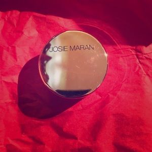Josie Maran luminous hydrating liquid powder